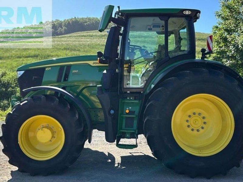John Deere 6R 250
