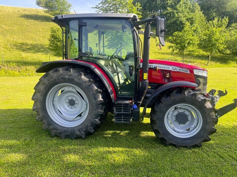 Massey Ferguson 4708 M ESSENTIAL