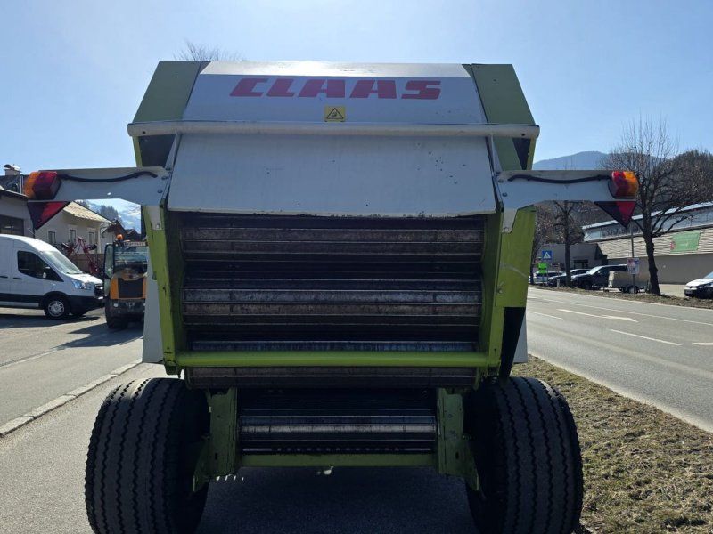 Claas *Rollant* 255 RC