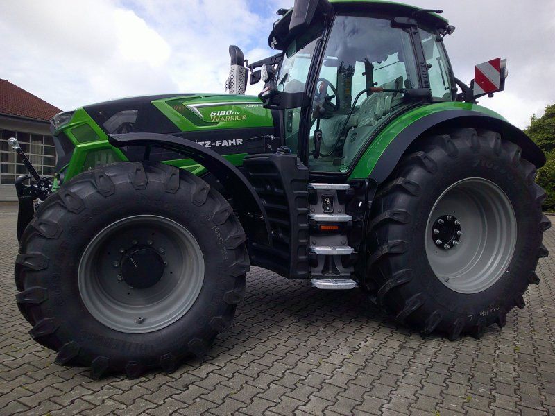 Deutz-Fahr 6180 Agrotron TTV Warrior