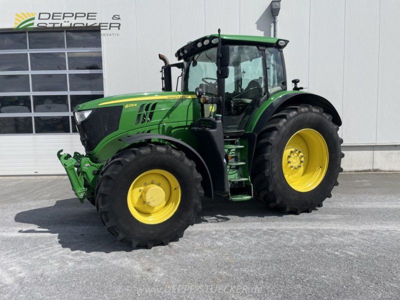 John Deere 6215R