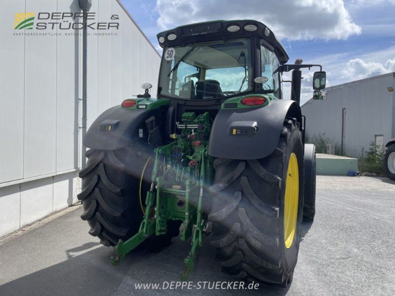 John Deere 6215R
