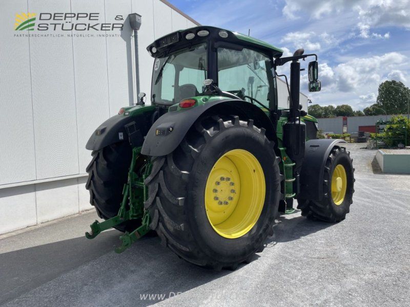 John Deere 6215R