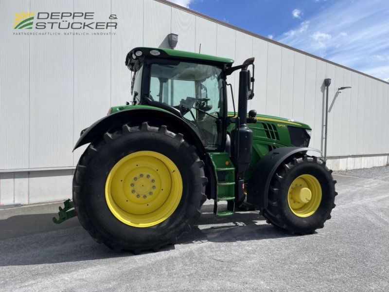 John Deere 6215R