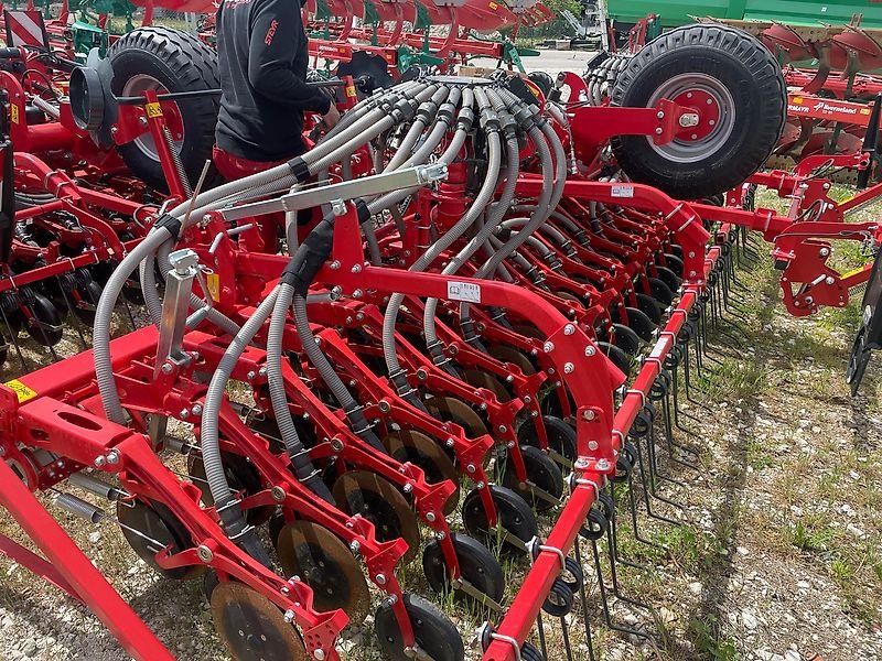 Kverneland f-drill CB 6 mtr. mit Kreiselegge 6 mtr.