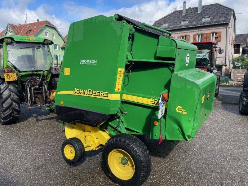 John Deere 572