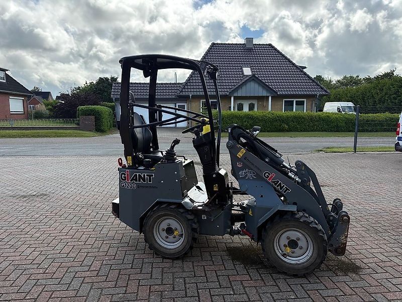 Giant G1200