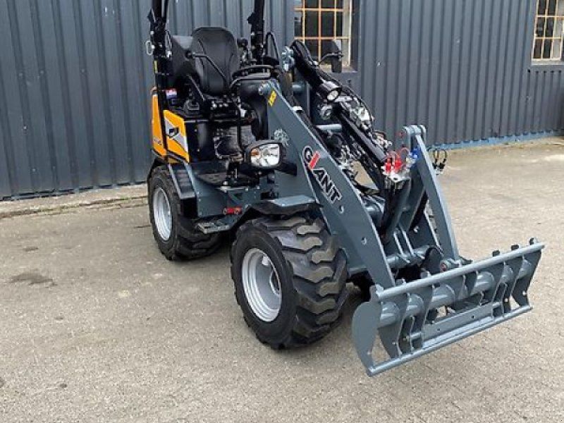 Giant G2300 HD