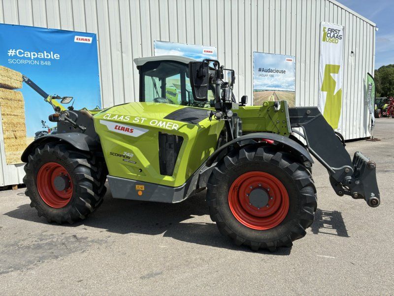 Claas SCORPION 742