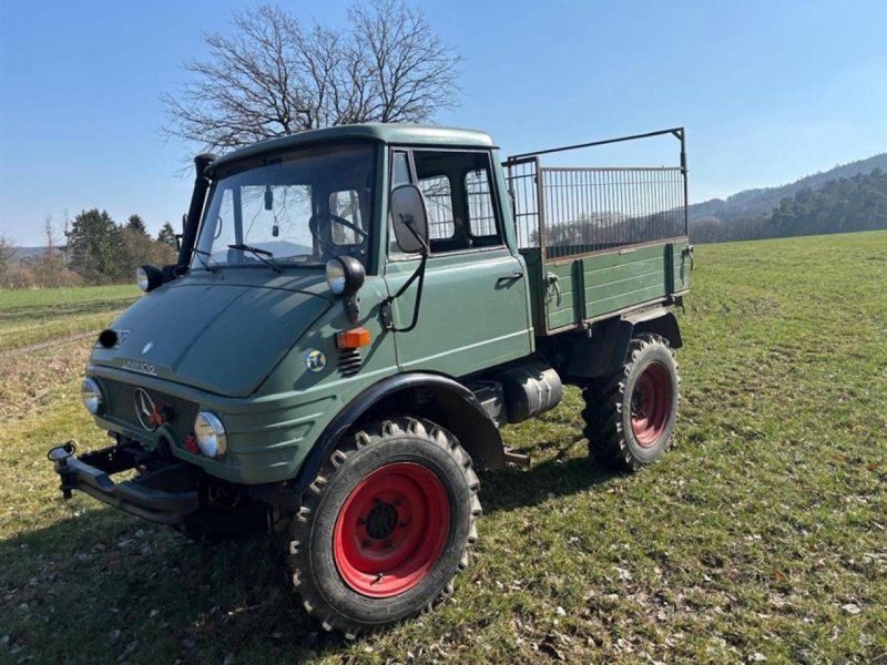 Mercedes-Benz 421