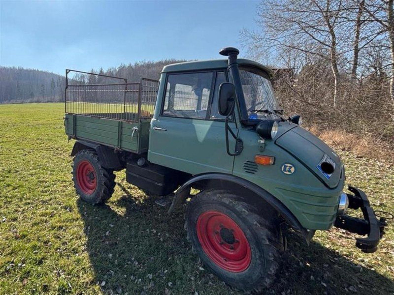 Mercedes-Benz 421