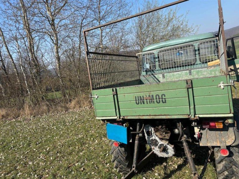 Mercedes-Benz 421