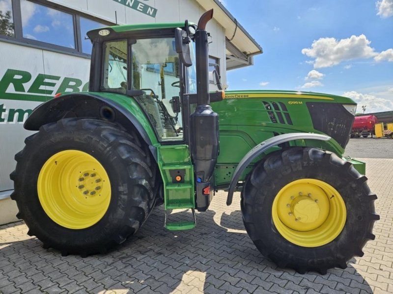 John Deere 6195M