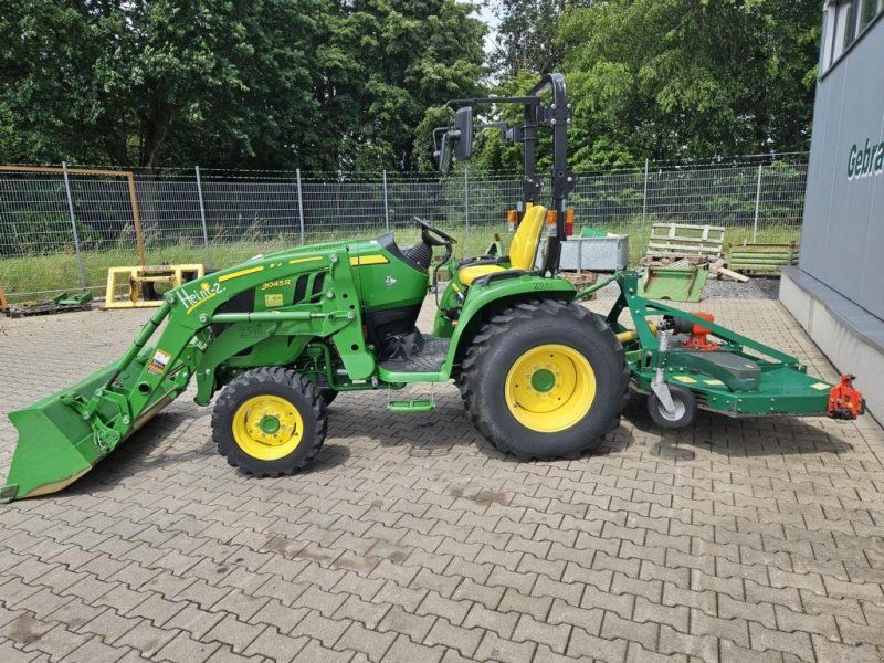 John Deere 3045R
