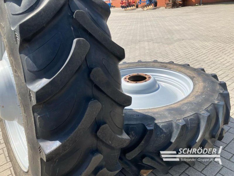 John Deere 2X 460/85 R30 + 2X 480/80 R46