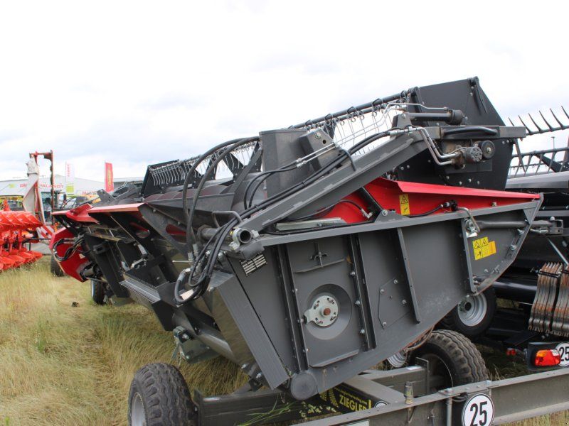 Massey Ferguson PowerFlow 6,8m + SWW Ziegler