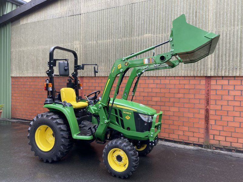 John Deere 3038E
