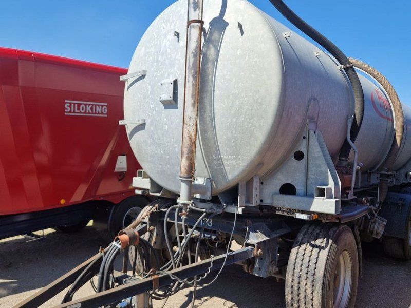 Fliegl Güllezubringer mit Krone Fahrgestell