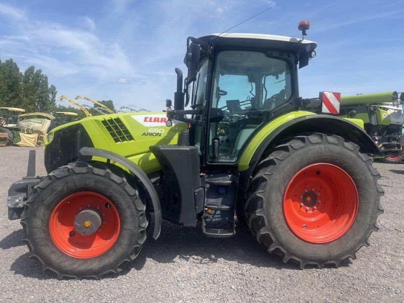 Claas ARION 650