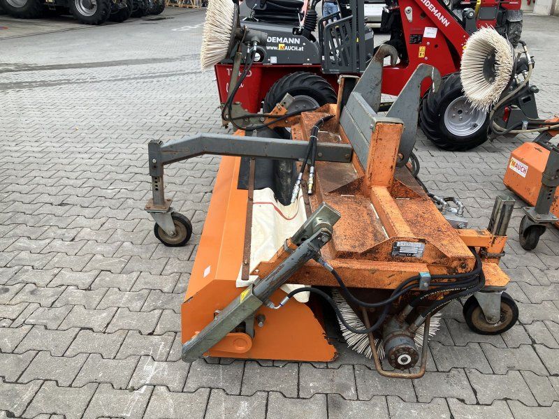 Bema 25 Kehrmaschine