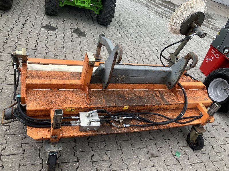 Bema 25 Kehrmaschine