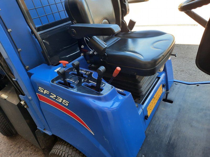 Iseki SF 235