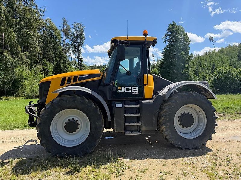 JCB Fastrac 3230 Xtra Sisu