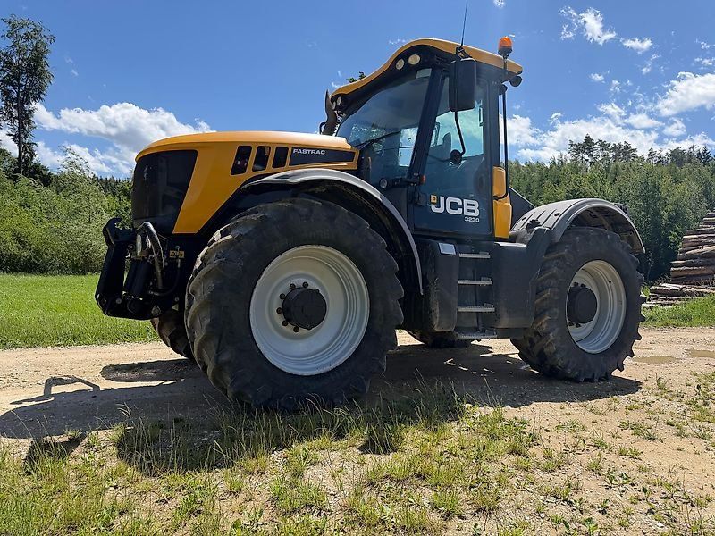 JCB Fastrac 3230 Xtra Sisu