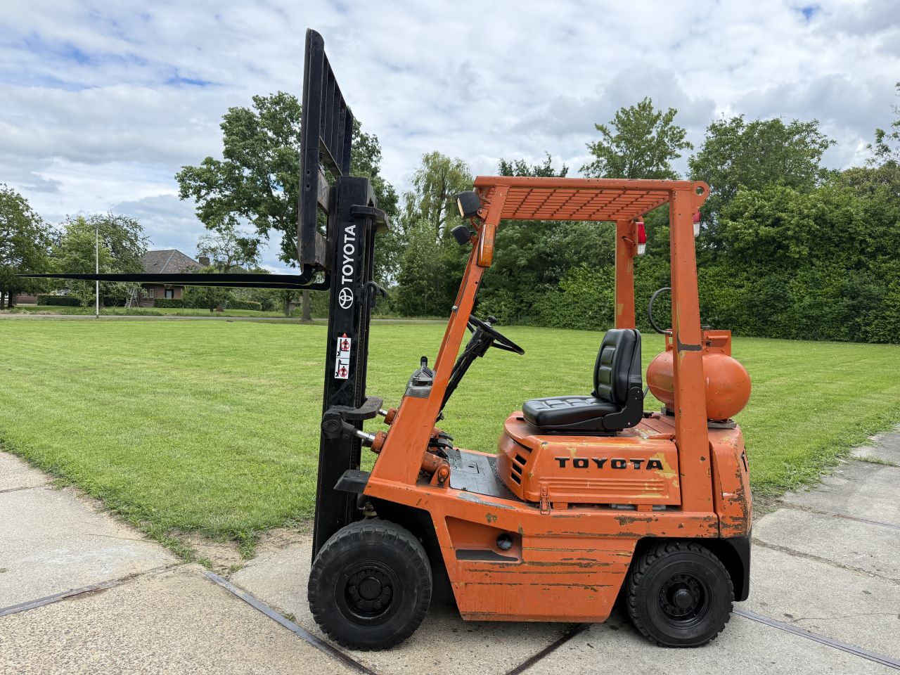 Toyota 1500KG lpg heftruck Freelift luchtbanden