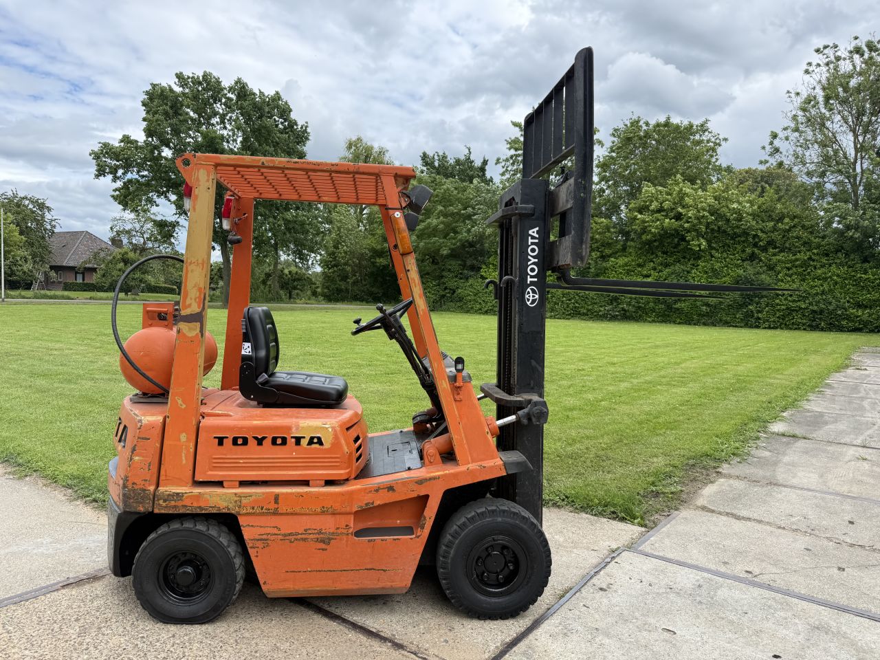 Toyota 1500KG lpg heftruck Freelift luchtbanden