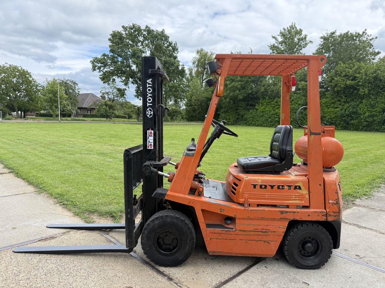 Toyota 1500KG lpg heftruck Freelift luchtbanden
