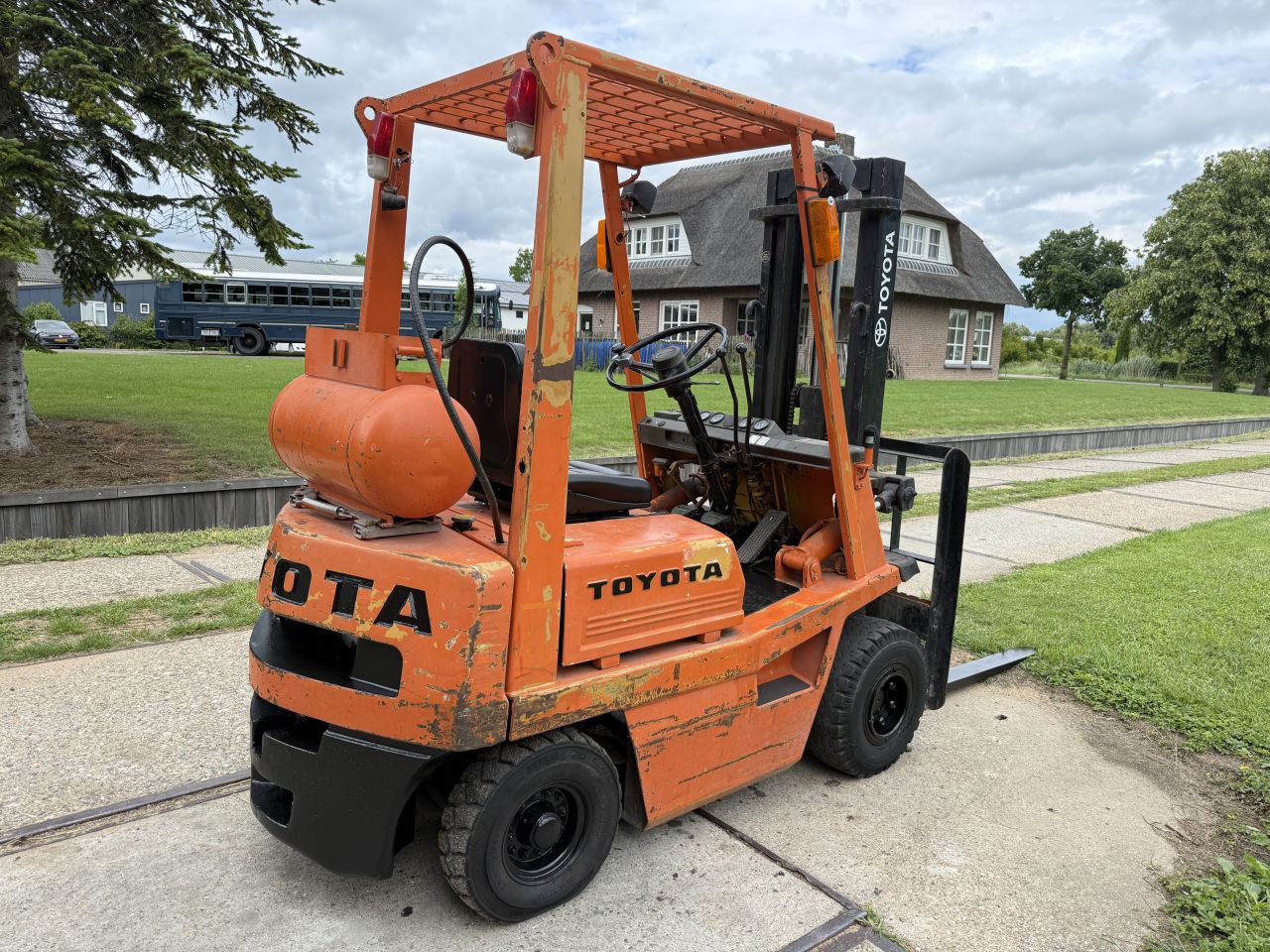 Toyota 1500KG lpg heftruck Freelift luchtbanden
