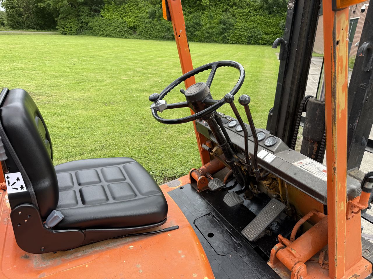 Toyota 1500KG lpg heftruck Freelift luchtbanden