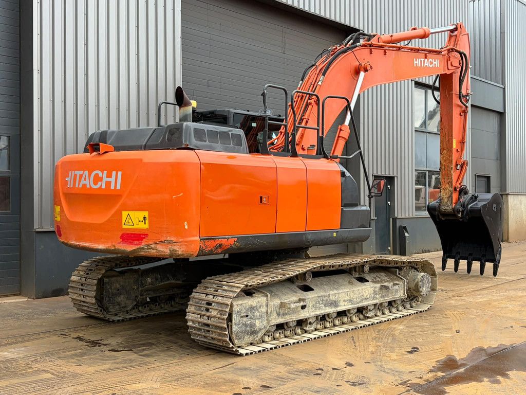 Hitachi ZX210LC-6 New Bucket