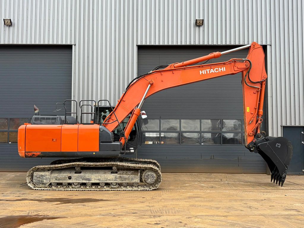 Hitachi ZX210LC-6 New Bucket