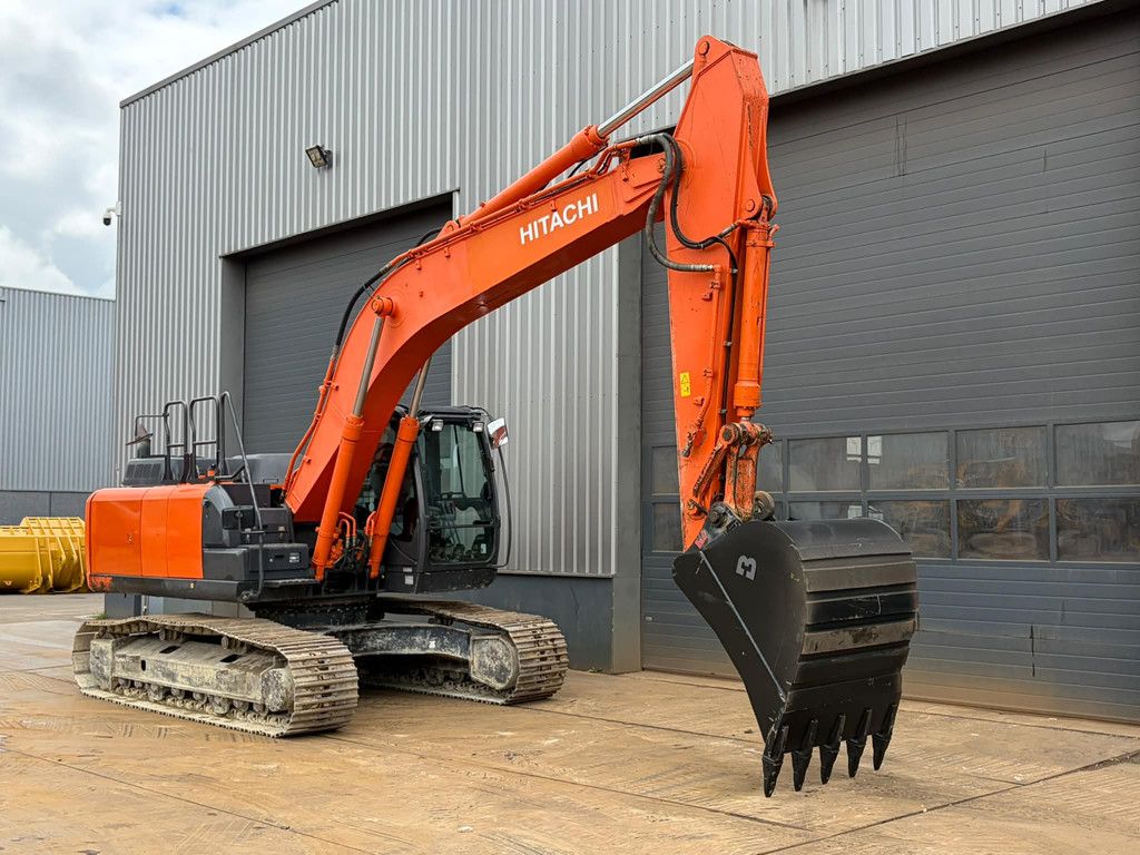 Hitachi ZX210LC-6 New Bucket