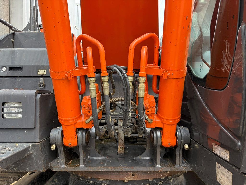 Hitachi ZX210LC-6 New Bucket