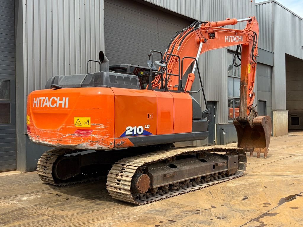 Hitachi ZX210LC-6