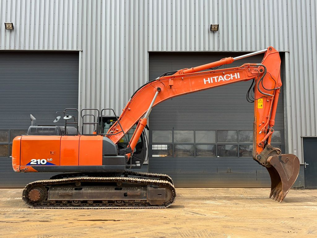 Hitachi ZX210LC-6