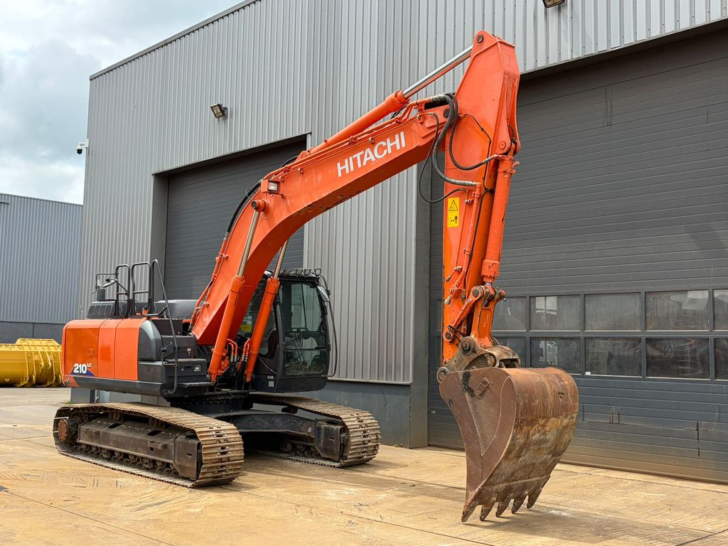 Hitachi ZX210LC-6