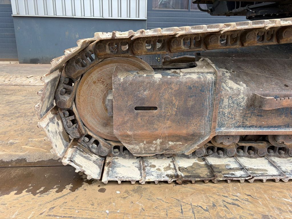 Hitachi ZX210LC-6