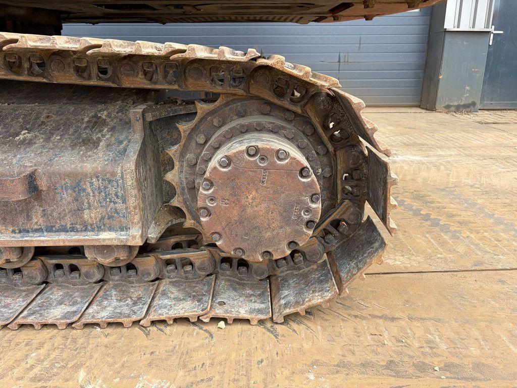 Hitachi ZX210LC-6