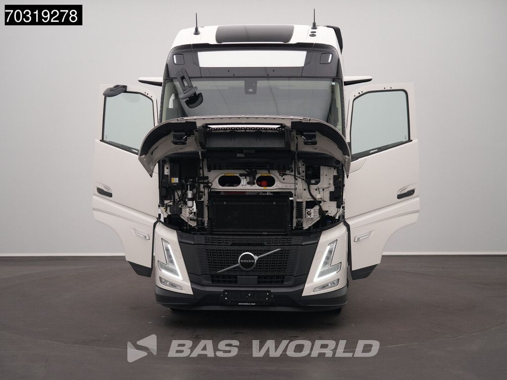 Volvo FH Aero 500 4X2 NEW! Globetrotter XL 2 tanks Mirrorcams ACC LED