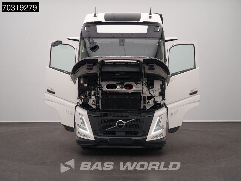 Volvo FH Aero 500 4X2 NEW! Globetrotter XL 2 tanks Mirrorcams ACC LED