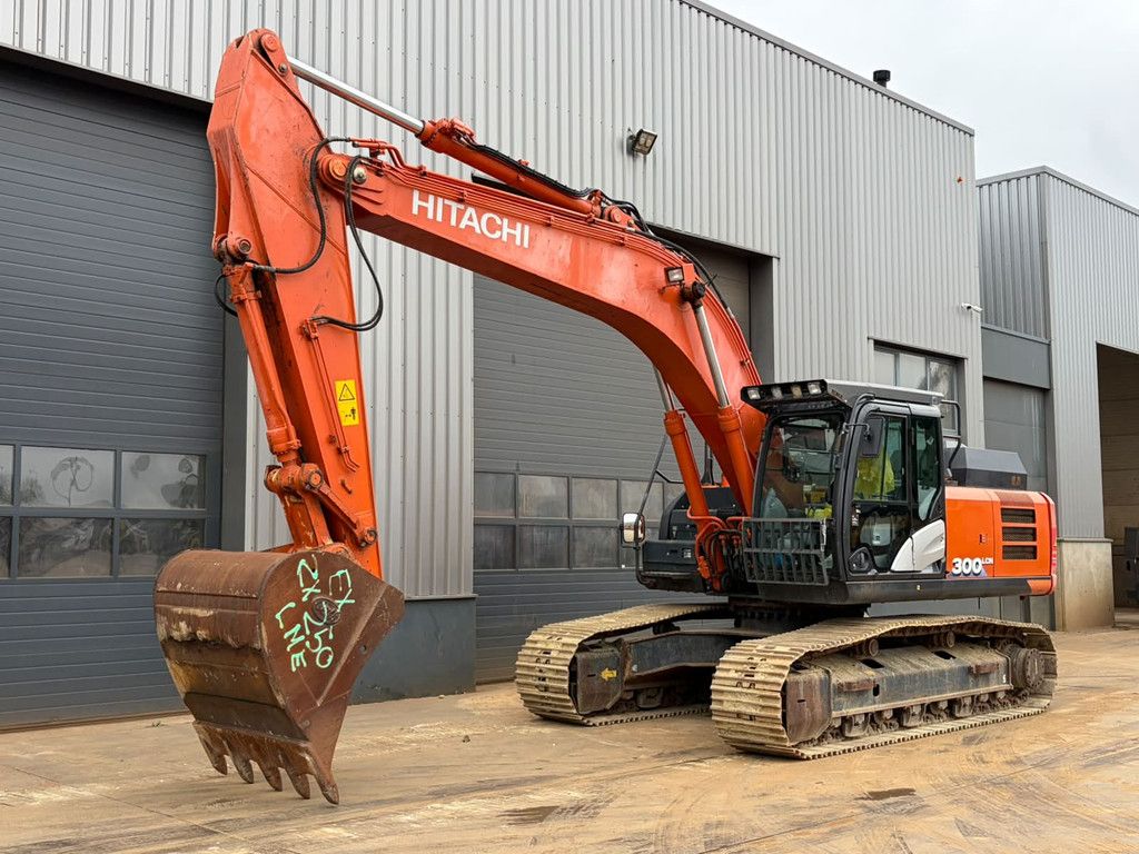 Hitachi ZX300LCN-6