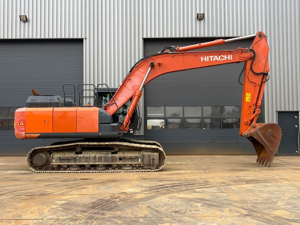 Hitachi ZX300LCN-6