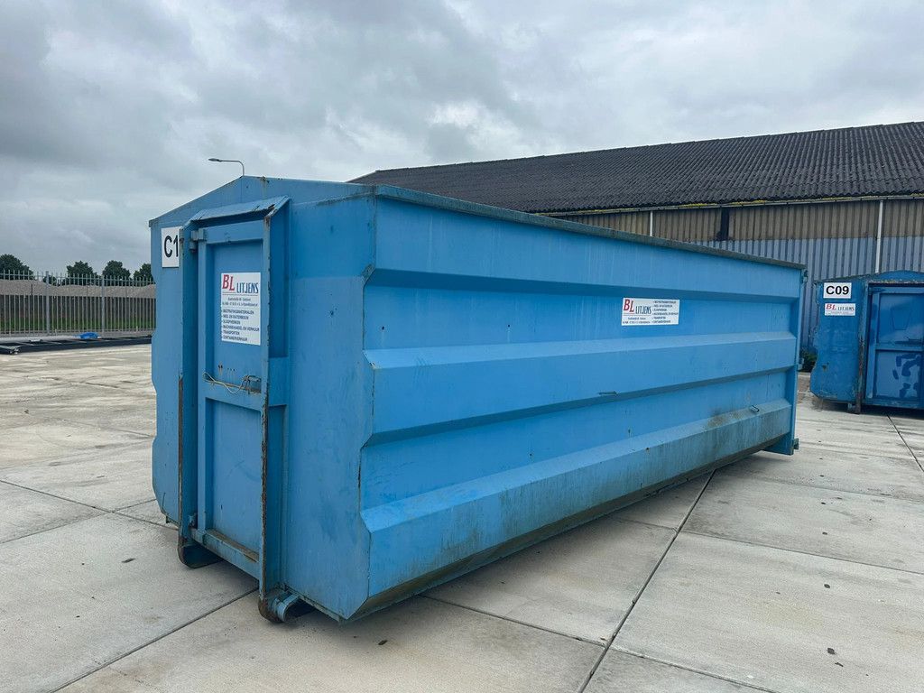 Schenk 30m3 opslag container 3 deurs 6 meter lang