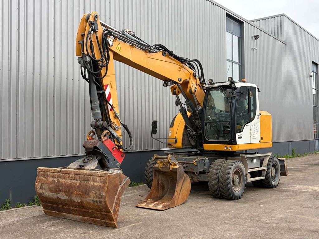Liebherr A918 Compact Litronic