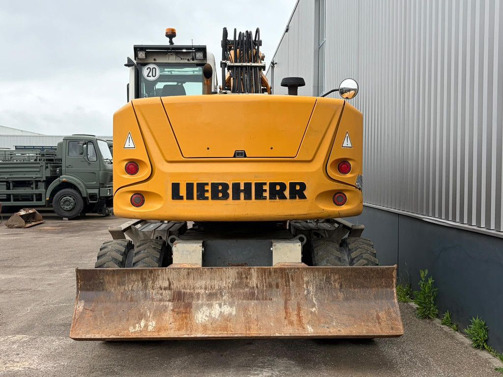 Liebherr A918 Compact Litronic