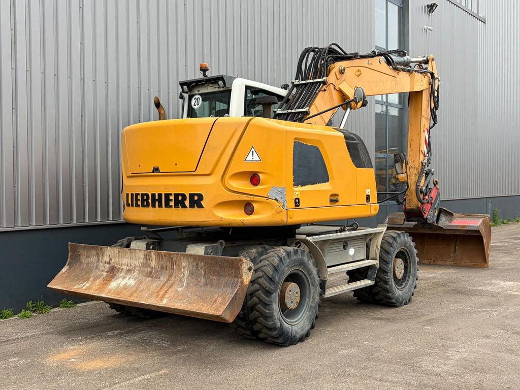 Liebherr A918 Compact Litronic